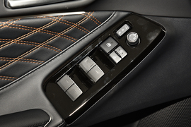 2024款丰田亚洲龙