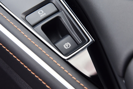 2024款丰田亚洲龙