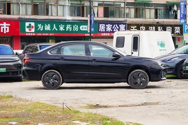 2023款东风风神E70