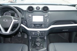 2023款郑州日产锐骐6