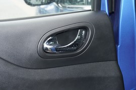 2023款郑州日产锐骐6