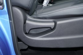 2023款郑州日产锐骐6