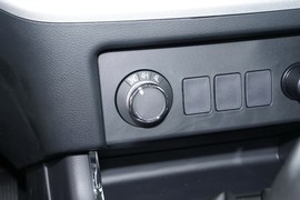 2023款郑州日产锐骐6