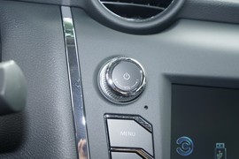 2023款郑州日产锐骐6