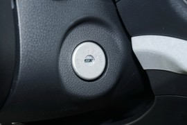 2023款郑州日产锐骐6