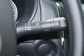 2023款郑州日产锐骐6