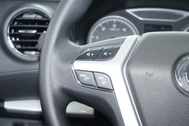 2023款郑州日产锐骐6