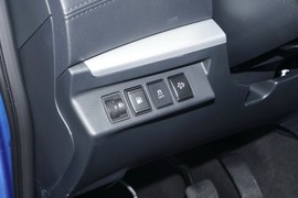 2023款郑州日产锐骐6