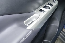 2023款郑州日产锐骐6