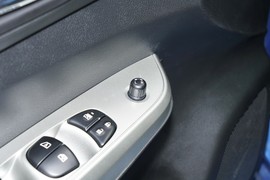 2023款郑州日产锐骐6