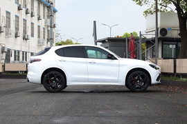 2024款阿尔法·罗密欧Stelvio