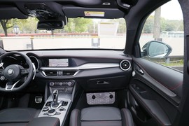 2024款阿尔法·罗密欧Stelvio