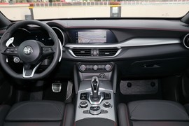 2024款阿尔法·罗密欧Stelvio