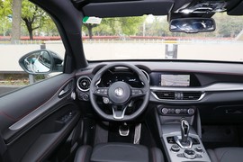 2024款阿尔法·罗密欧Stelvio