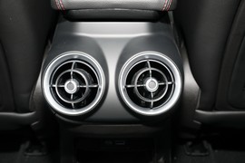 2024款阿尔法·罗密欧Stelvio