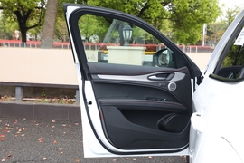 2024款阿尔法·罗密欧Stelvio