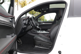 2024款阿尔法·罗密欧Stelvio