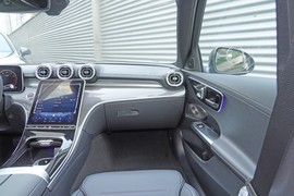 2024款奔驰C260L皓夜运动版