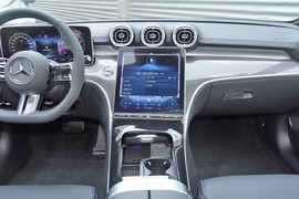 2024款奔驰C260L皓夜运动版