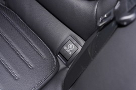 2024款奔驰C260L皓夜运动版