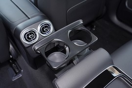 2024款奔驰C260L皓夜运动版
