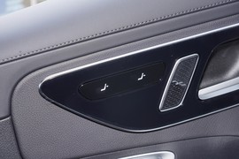 2024款奔驰C260L皓夜运动版