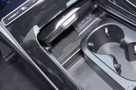2024款奔驰C260L皓夜运动版