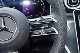 2024款奔驰C260L皓夜运动版