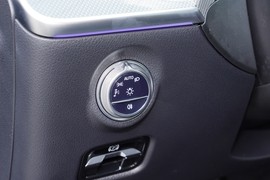 2024款奔驰C260L皓夜运动版