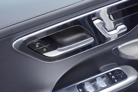 2024款奔驰C260L皓夜运动版