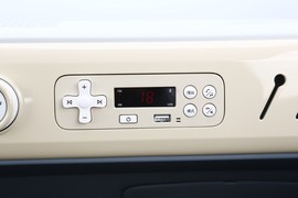 2024款奔腾小马