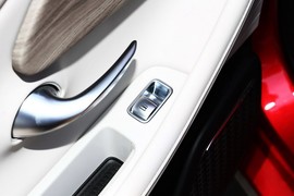 2024款奇瑞艾瑞泽8