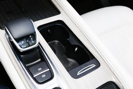 2024款奇瑞艾瑞泽8