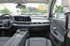 2024款奇瑞艾瑞泽8