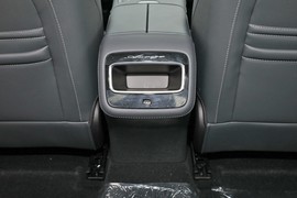 2024款奇瑞艾瑞泽8