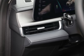 2024款奇瑞艾瑞泽8