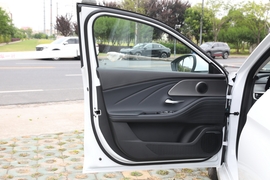 2024款奇瑞艾瑞泽8