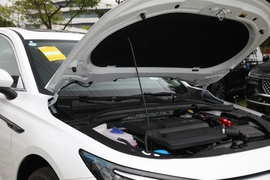 2024款奇瑞艾瑞泽8