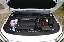 2024款奇瑞艾瑞泽8