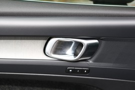 2024款沃尔沃XC40