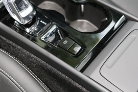 2024款沃尔沃XC40