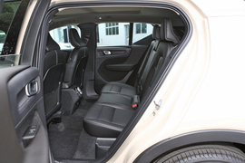 2024款沃尔沃XC40