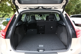 2024款沃尔沃XC40