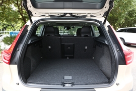 2024款沃尔沃XC40