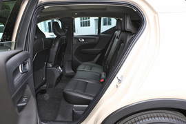 2024款沃尔沃XC40