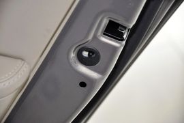 2014款长安逸动1.6L手动尊贵型