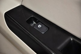 2014款长安逸动1.6L手动尊贵型