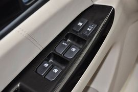 2014款长安逸动1.6L手动尊贵型