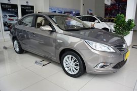 2014款长安逸动1.6L手动尊贵型