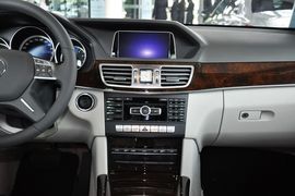 2014款奔驰E260L豪华型